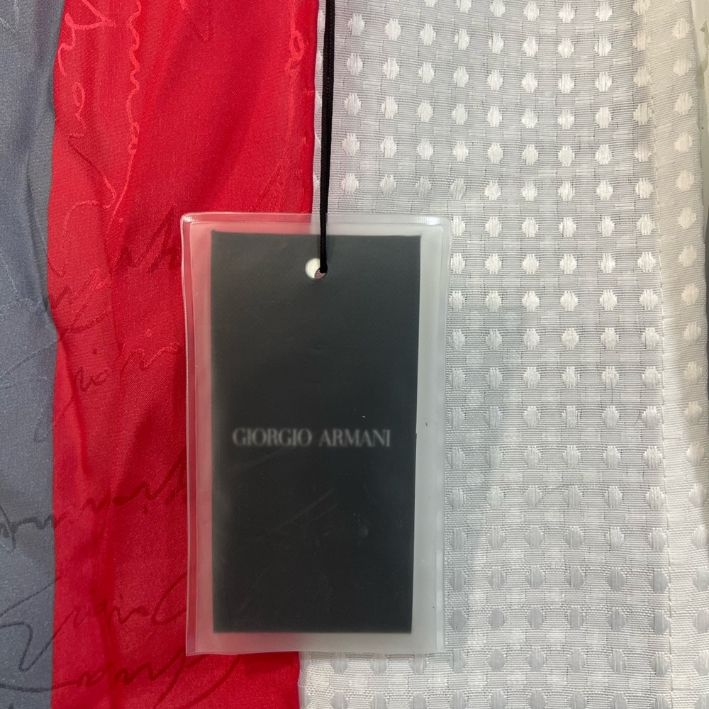 A multicolor brand new, never worn Giorgio Armani scarf - Picture 2 of 7